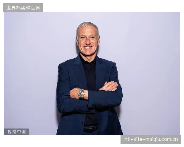 卡马文加的全能性为德尚提供变招可能,其由守转攻的推进能力是撕开对手防线的重要变量。 卡马文加的全能性为德尚提供变招可能,其由守转攻的推进能力是撕开对手防线的重要变量。